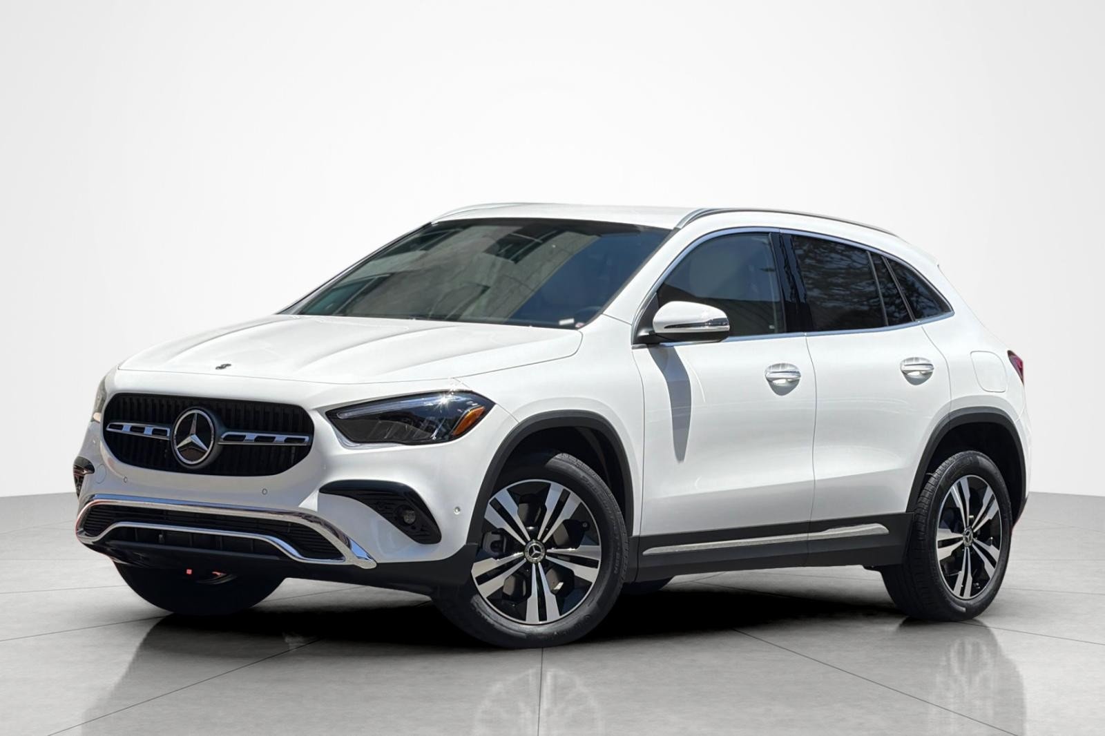 New 2026 Polar White Mercedes-Benz GLA 250 SUV image 1