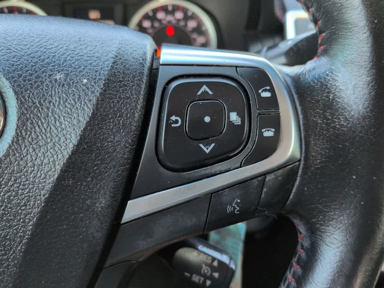 Used 2015 Celestial Silver Metallic Toyota SE image 23