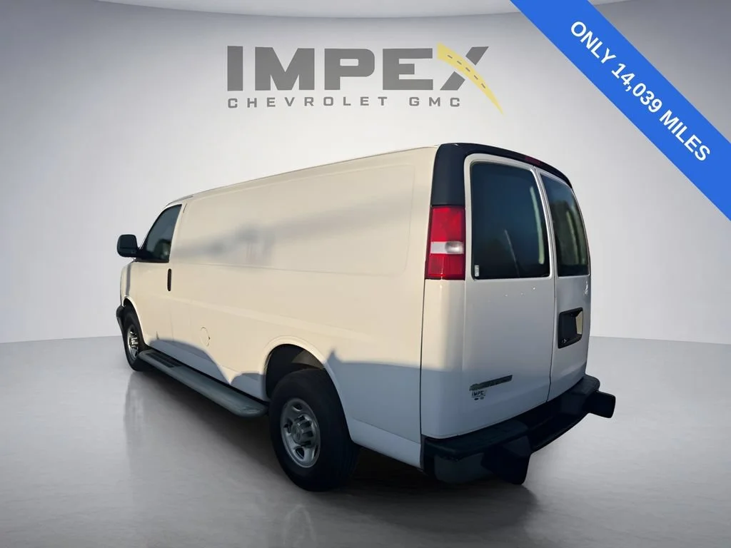 Used 2023 Summit White Chevrolet WT image 3