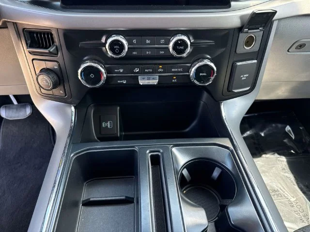 Used 2024 Black Ford XLT image 46