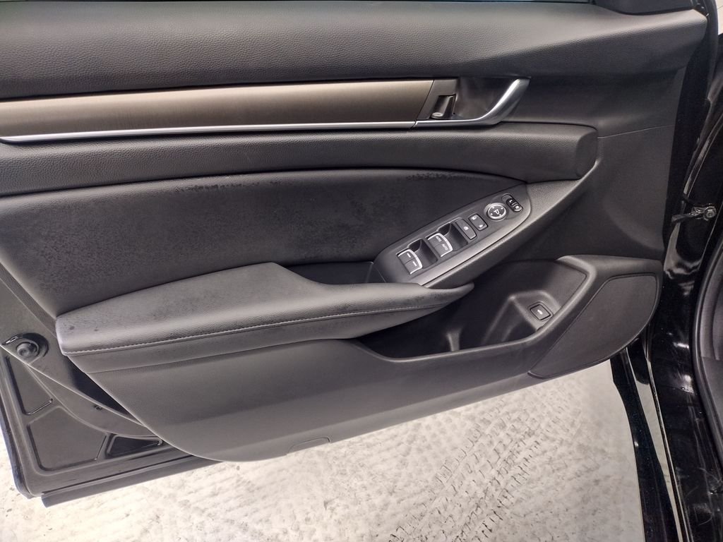 Used 2020 Black Honda LX image 17