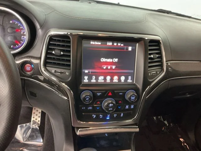 Used 2017 Diamond Black Crystal Pearlcoat Jeep SRT image 18