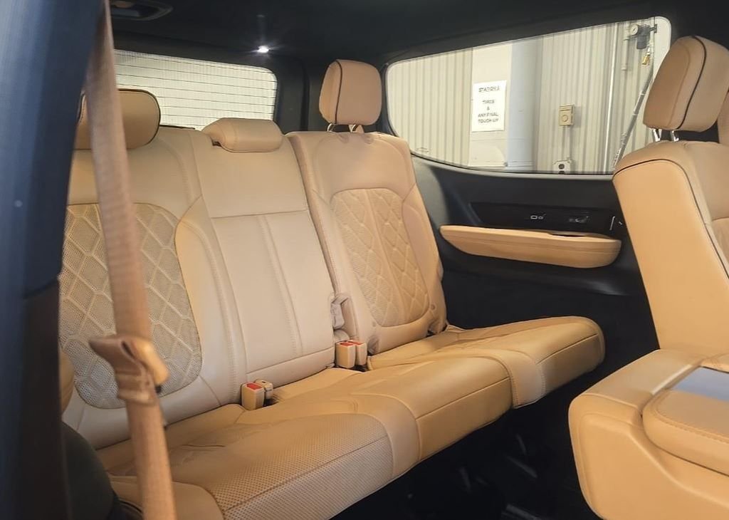 Used 2022 Black Jeep Series III image 12