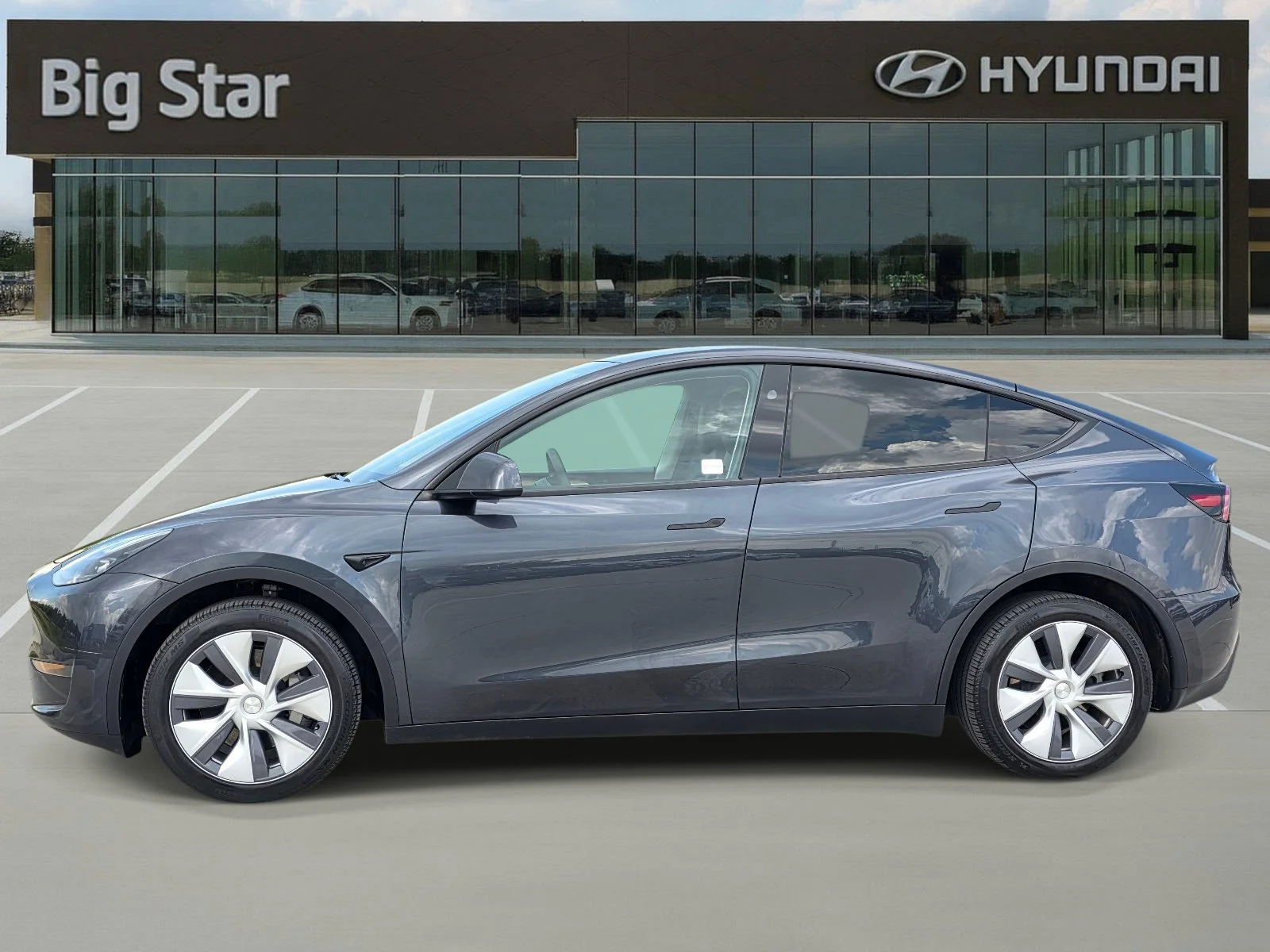 Used 2024 Tesla Model Y Long Range with VIN 7SAYGDEE7RA227369 for sale in Webster, TX
