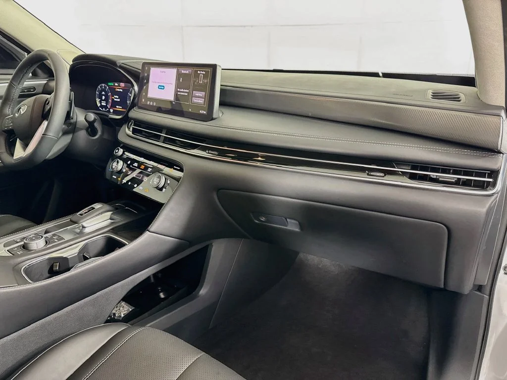 Certified Used 2027 White INFINITI LUXE image 41