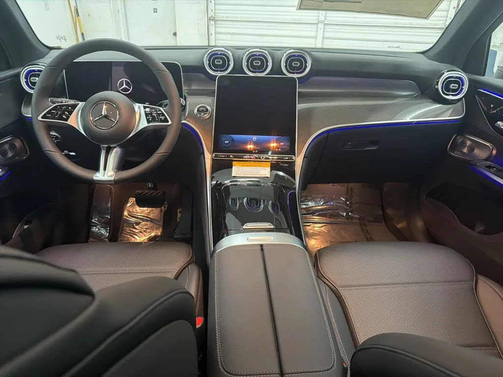 Used 2026 White Mercedes-Benz GLC 300 image 21