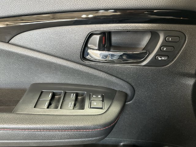 Certified Used 2023 Black Honda Black Edition image 19