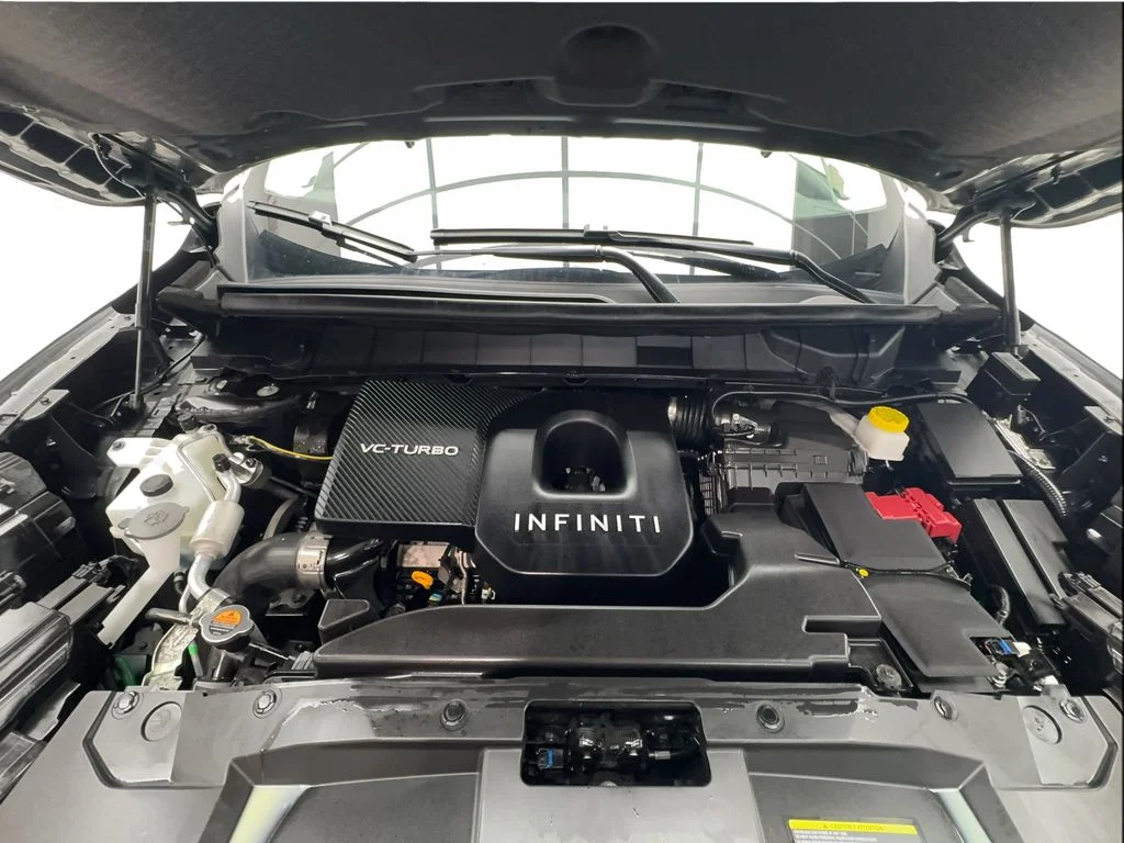 Used 2025 Gray INFINITI LUXE image 18