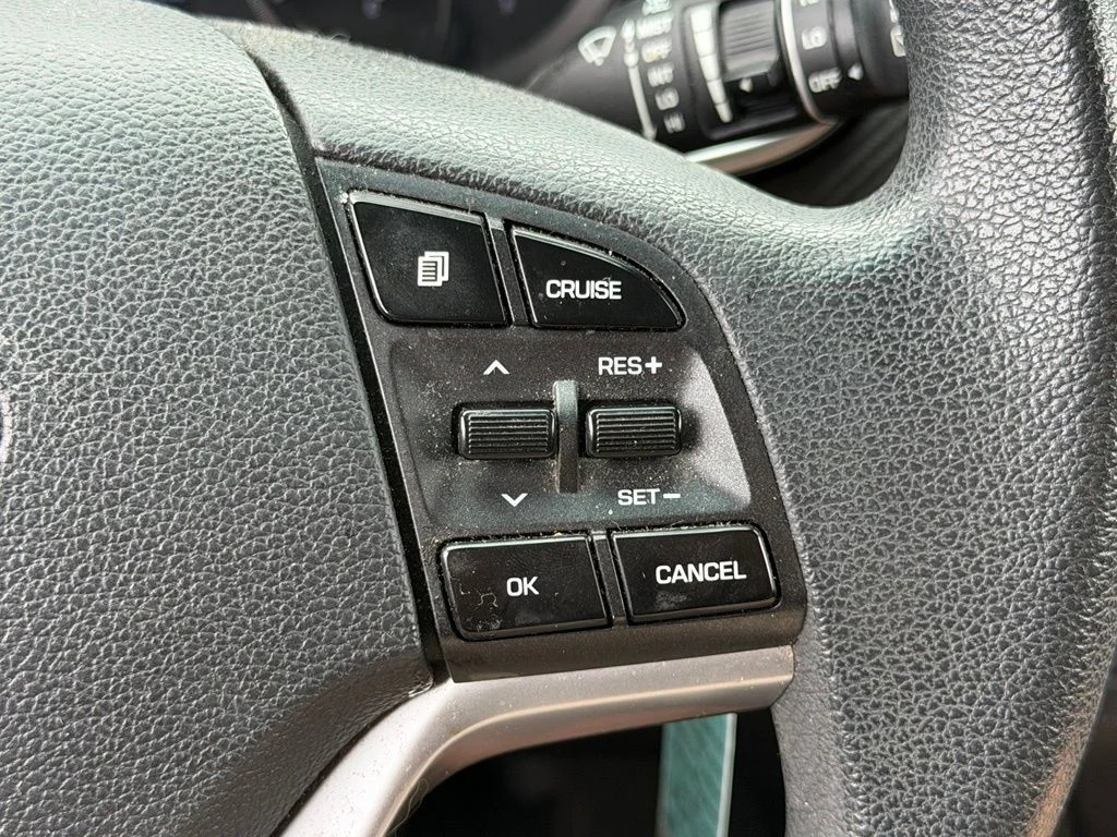 Used 2019 Red Hyundai SE image 30