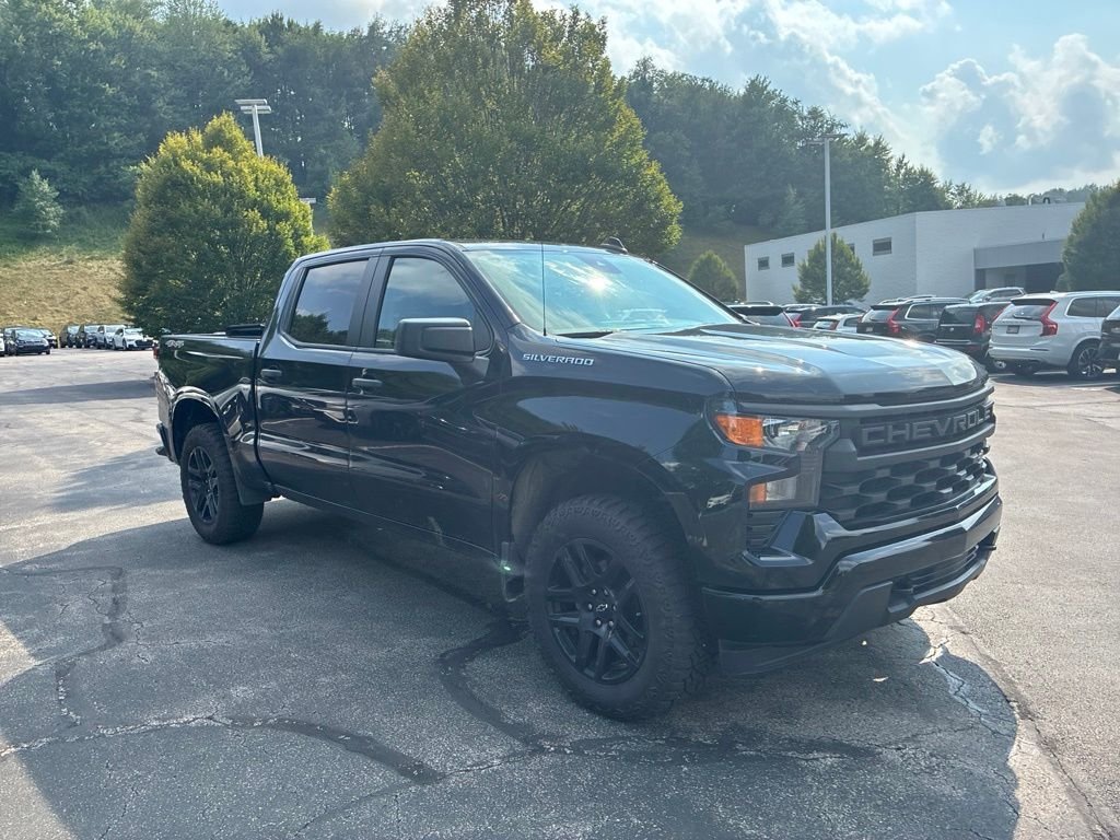 Used 2023 Black Chevrolet Custom image 7