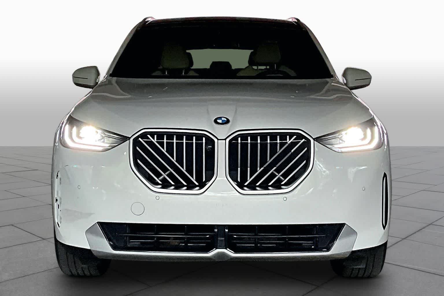 Used 2025 Alpine White BMW 30 xDrive image 3