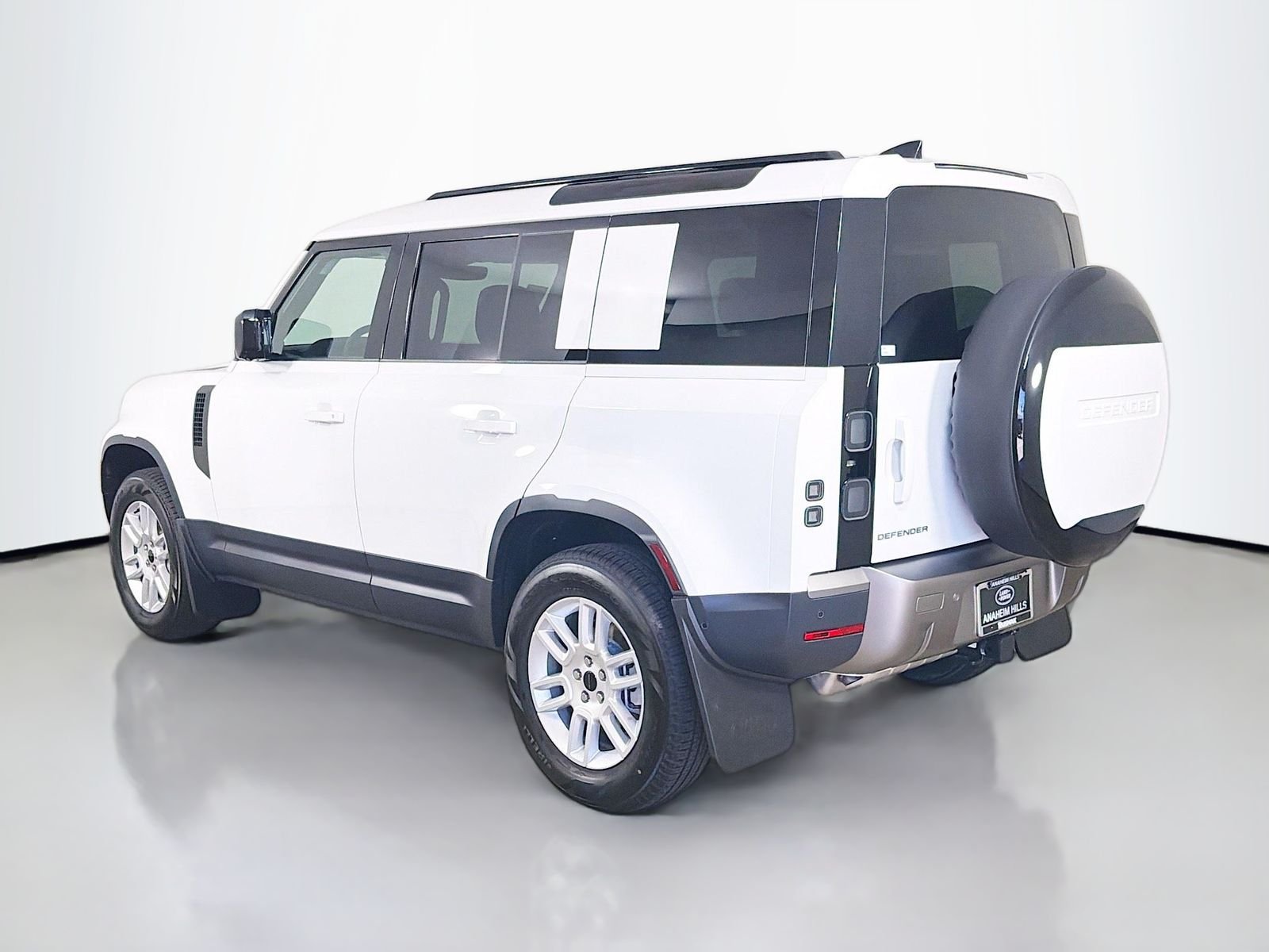 New 2026 Fuji White Land Rover S image 3