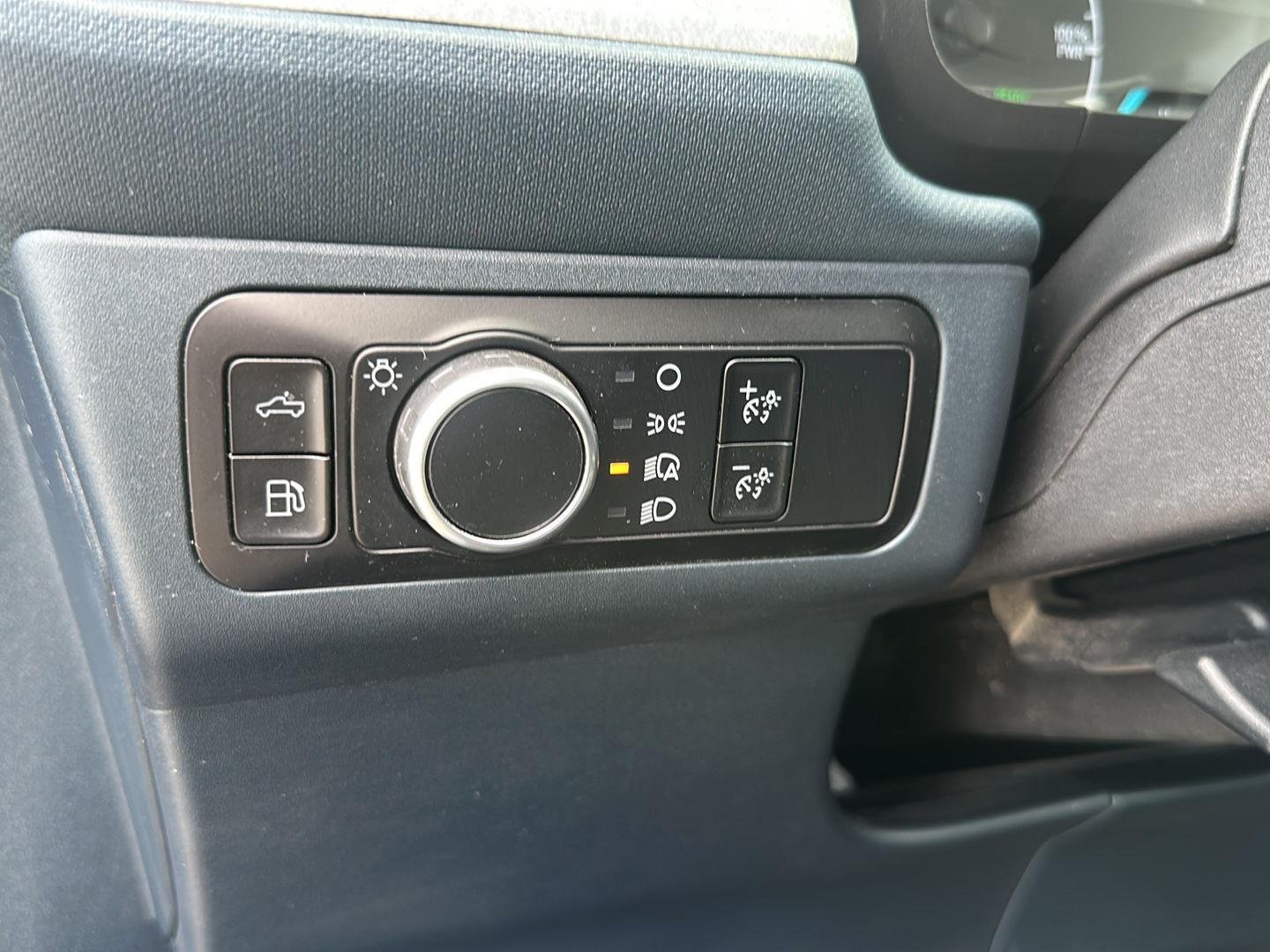 Used 2024 Atlas Blue Metallic Ford XLT image 13