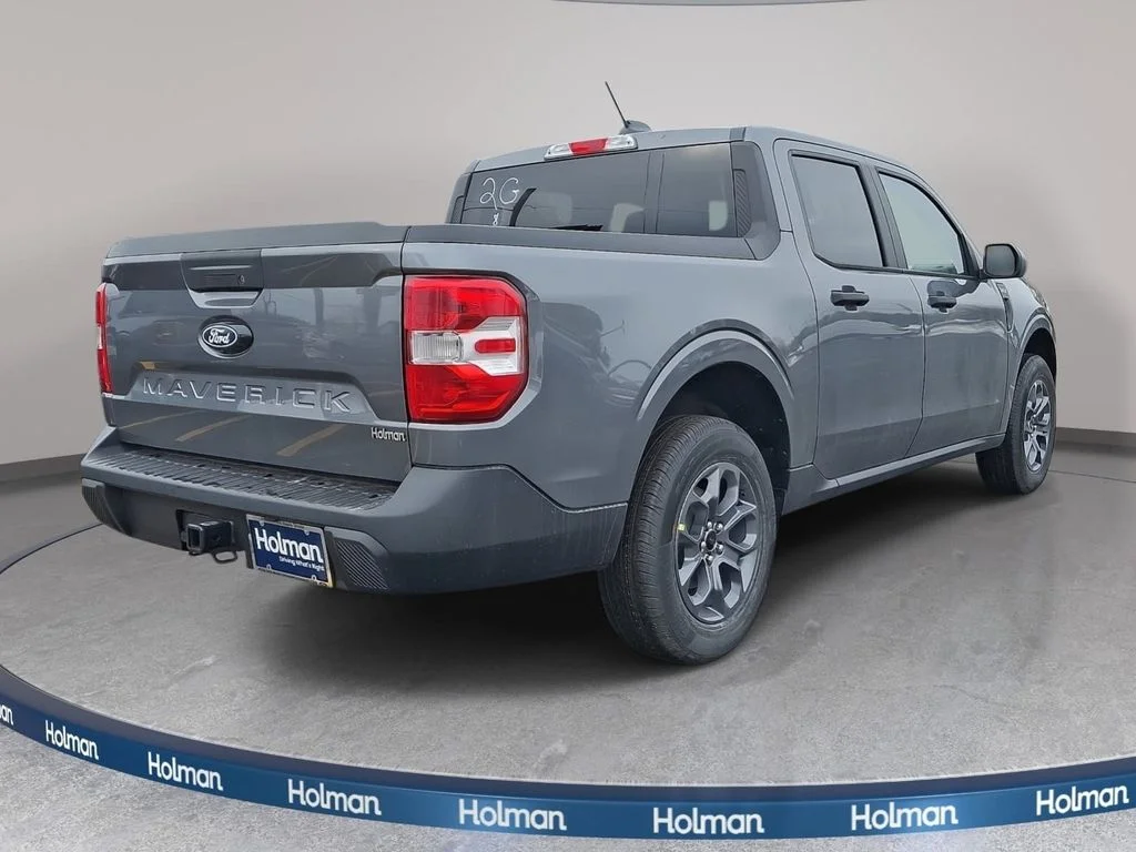 New 2026 Carbonized Gray Metallic Ford XLT image 4