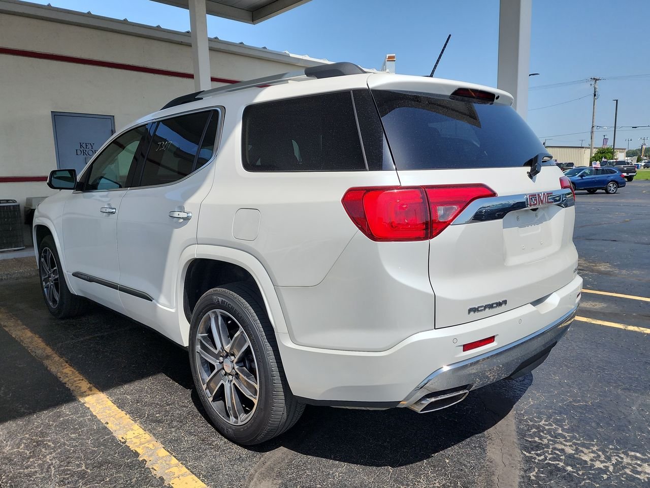 Used 2018 White GMC Denali image 3