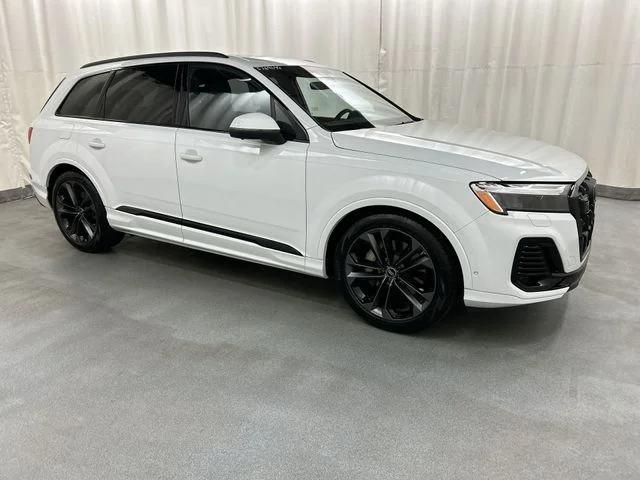 2025 Audi Q7 55 Premium Plus