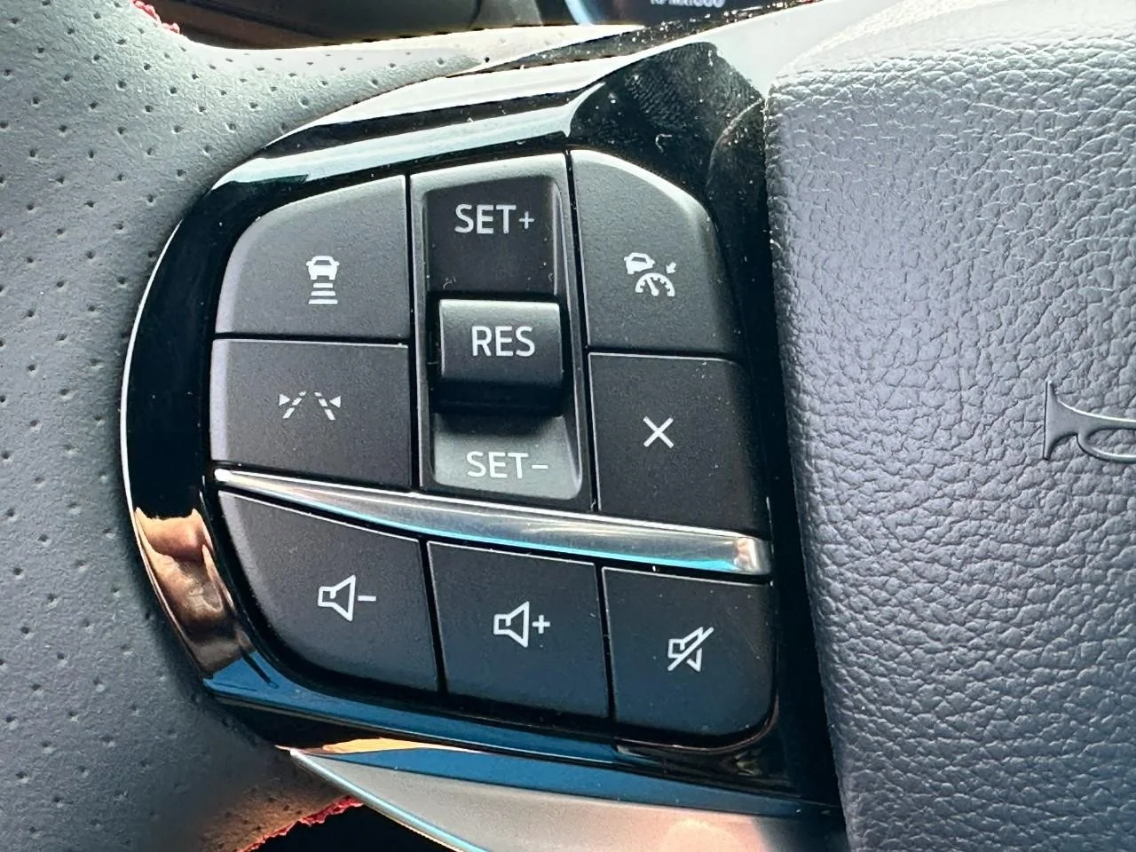 New 2026 Vapor Blue Metallic Ford ST-Line 4WD image 12