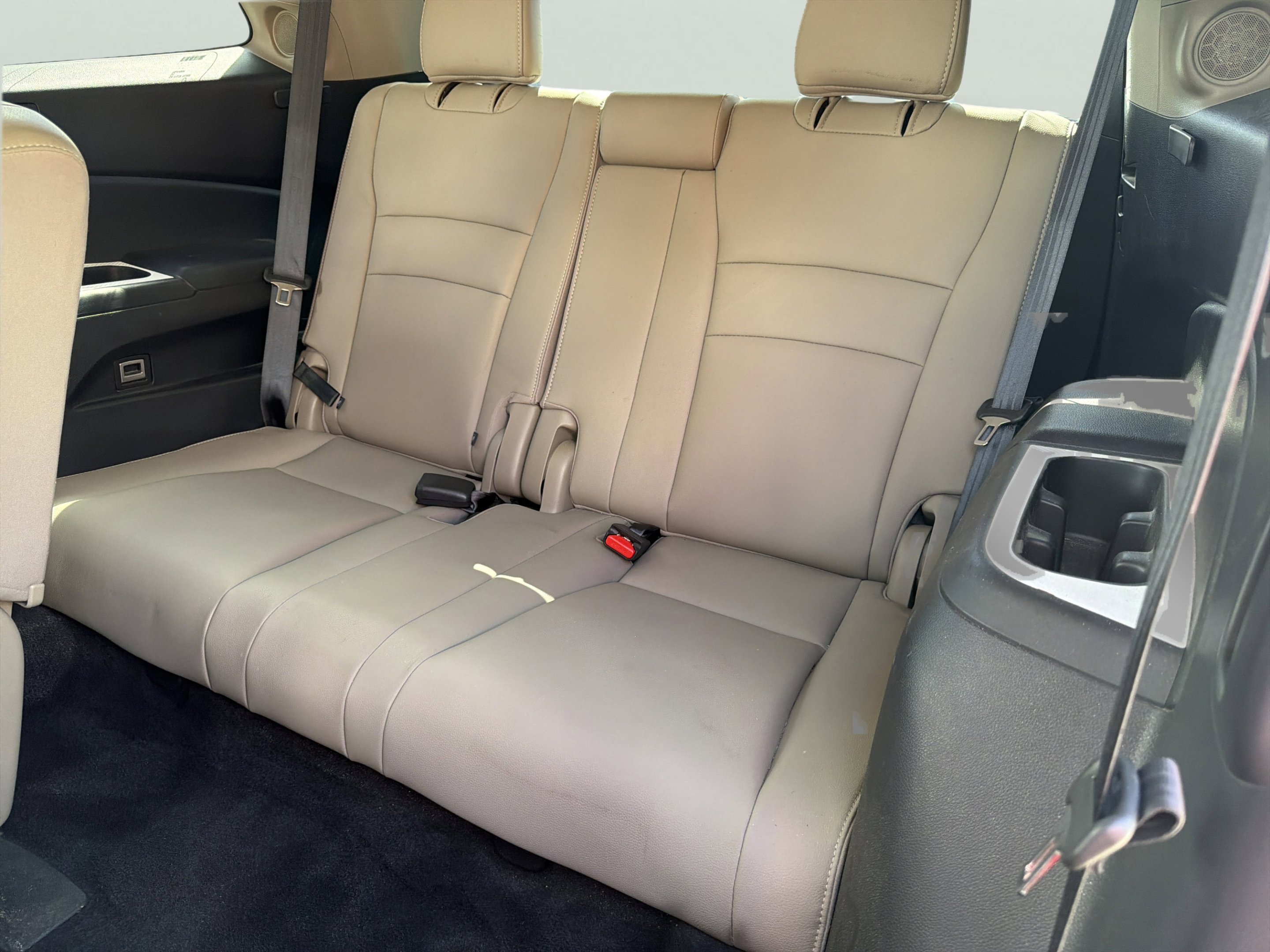 Used 2016 White Diamond Pearl Honda Touring image 26