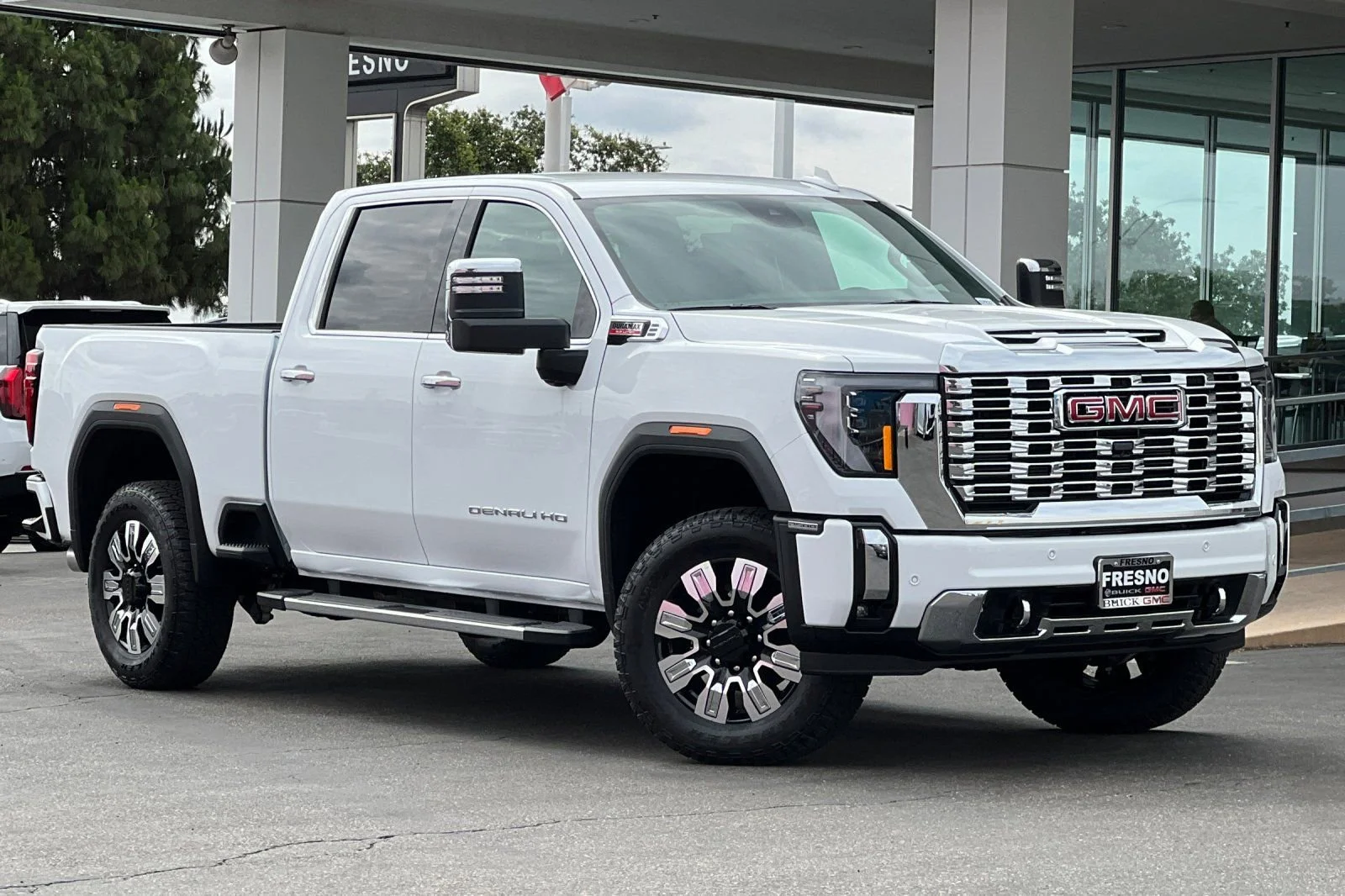 2026 GMC Sierra 2500HD Denali - Photo 2