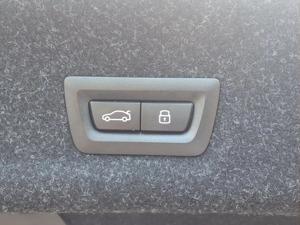 Used 2025 Gray BMW 330i image 32