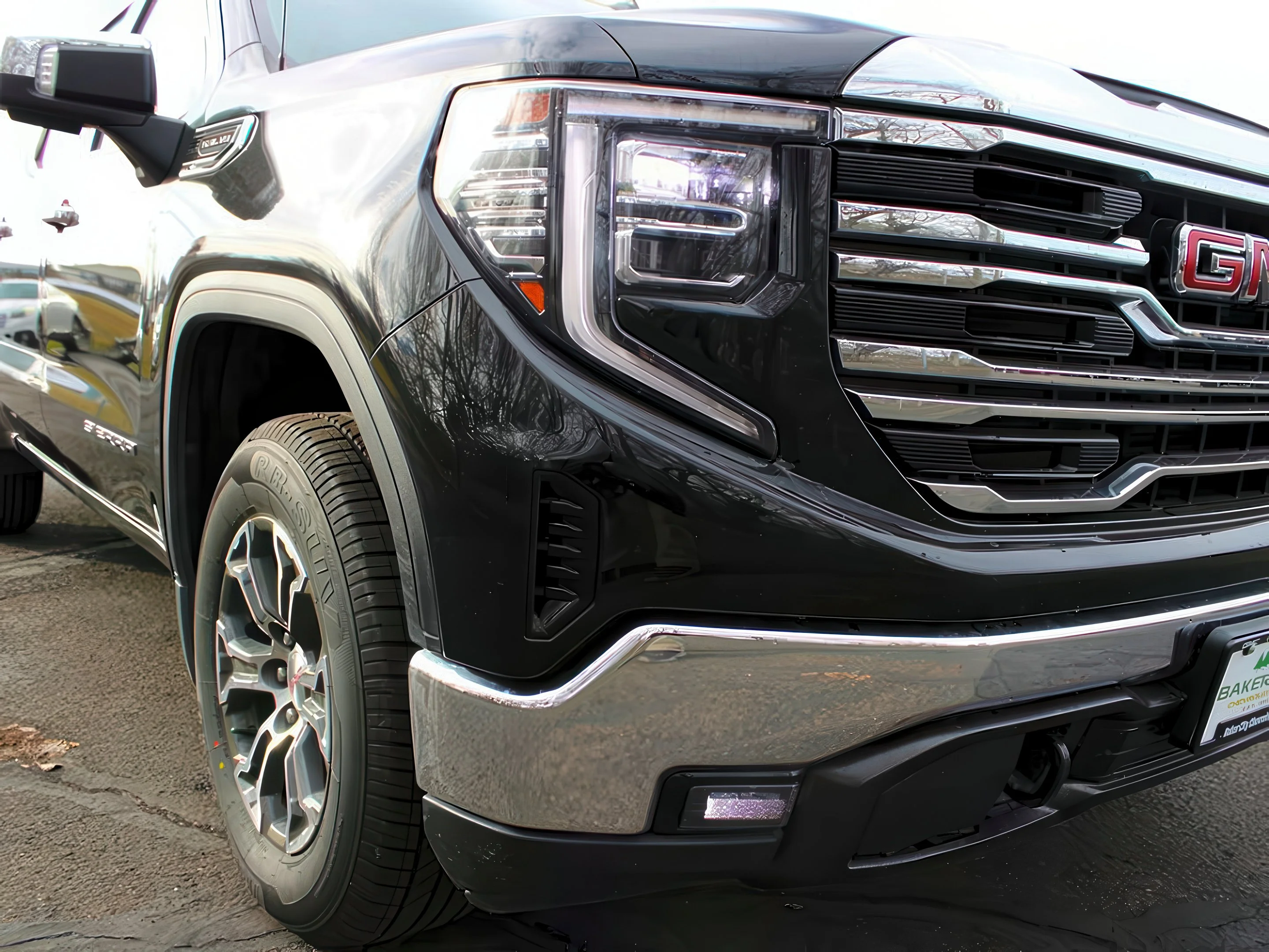 2024 GMC Sierra 1500 SLT - Photo 30