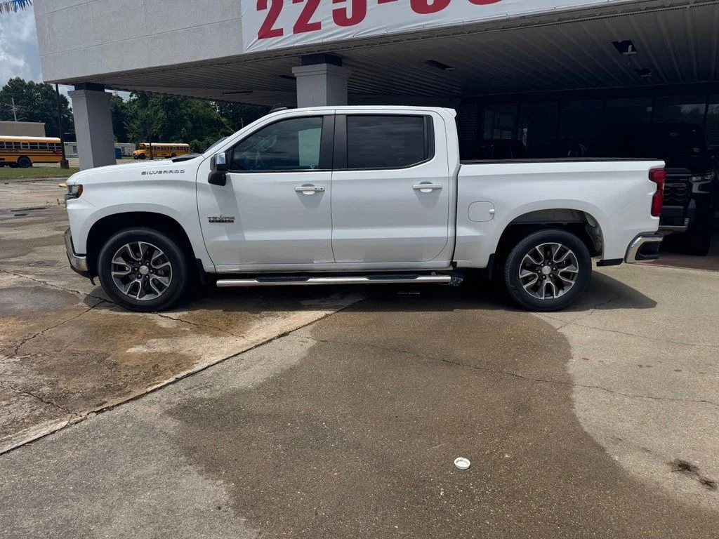 Used 2020 White Chevrolet LT image 5