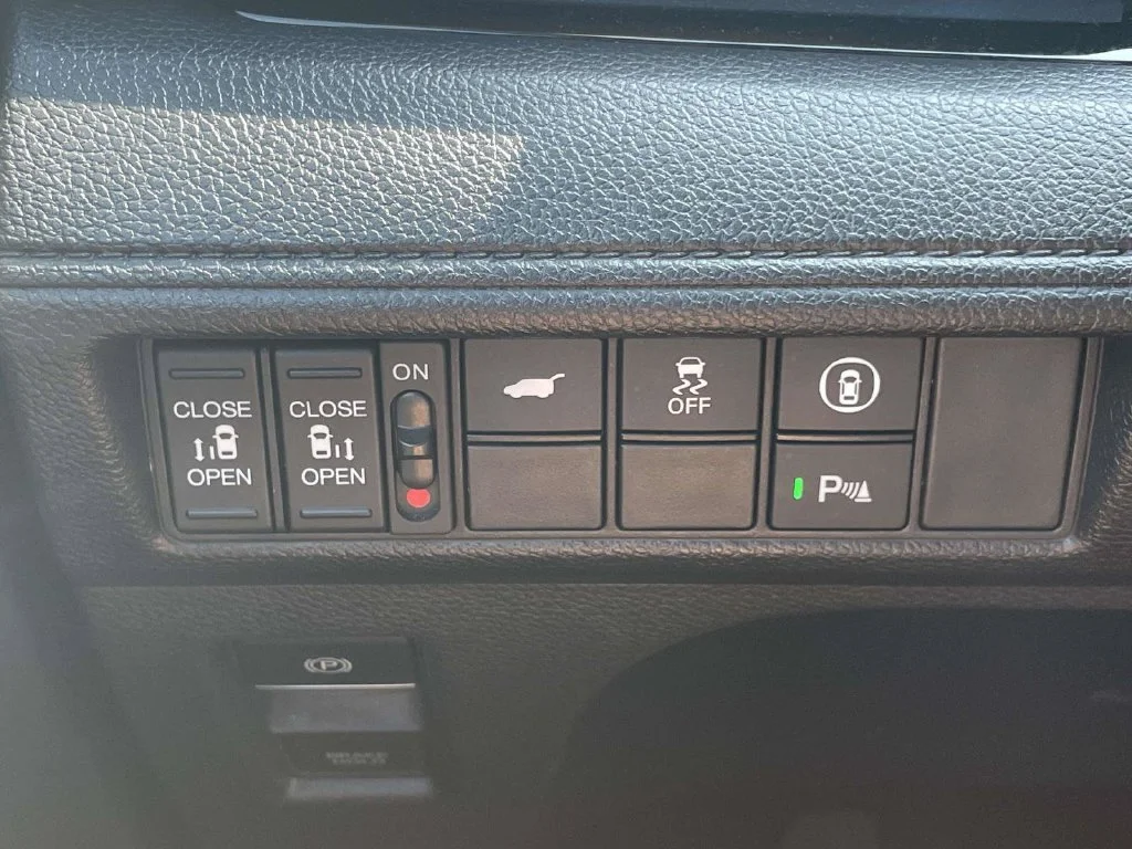 Certified Used 2022  Honda Touring image 27