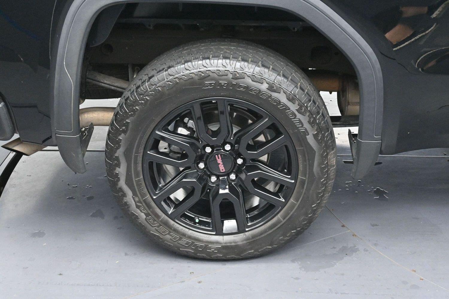 Used 2024 Onyx Black GMC Elevation image 32