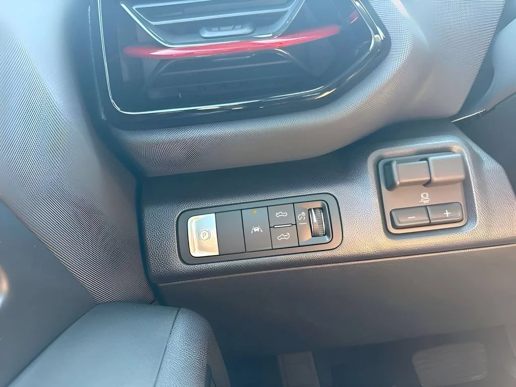 Used 2026 Blue Smoke Metallic Chevrolet Trail Boss - Max Range image 25