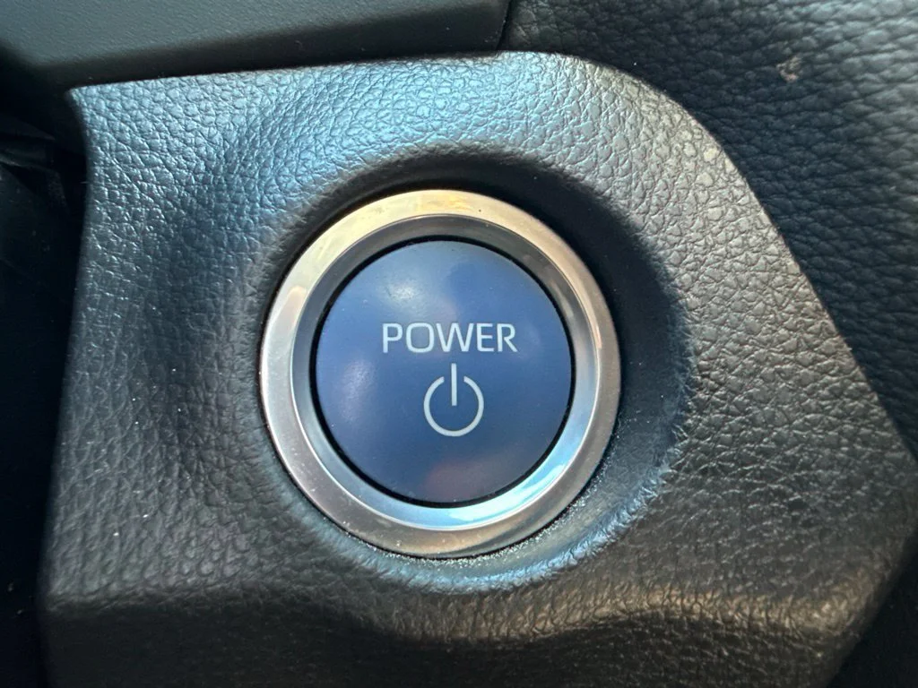 Used 2021  Toyota SE image 23