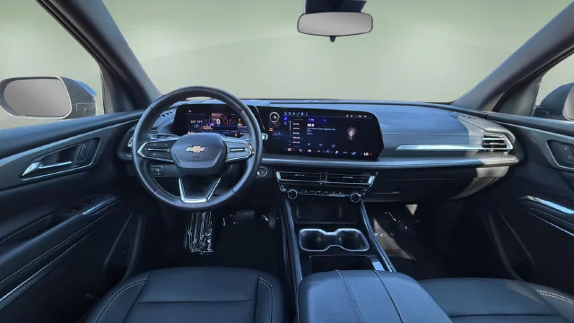 Used 2025 Gray Chevrolet LT image 16