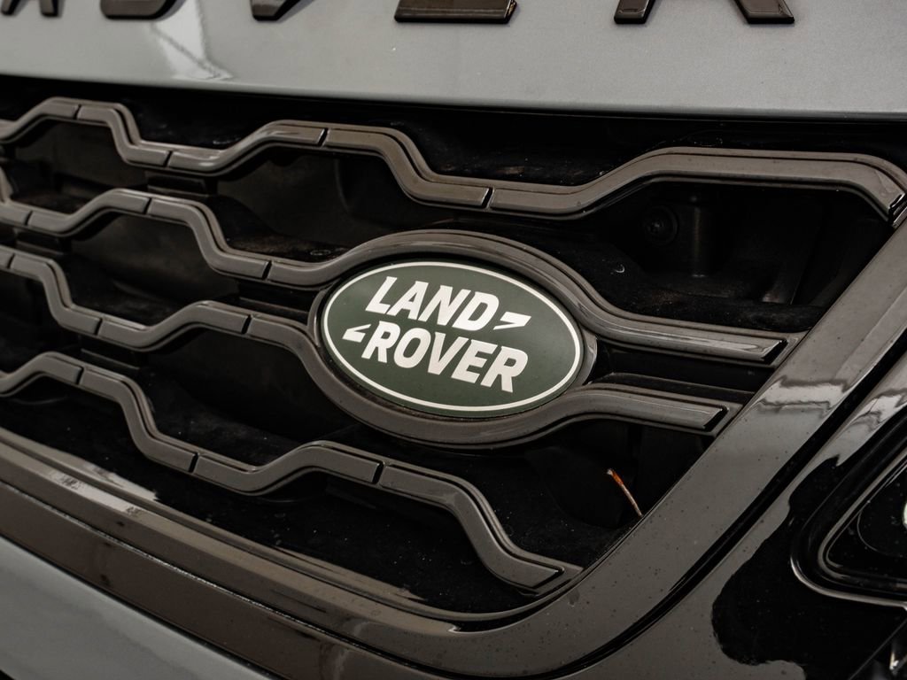 Used 2023 Gray Land Rover SE image 17