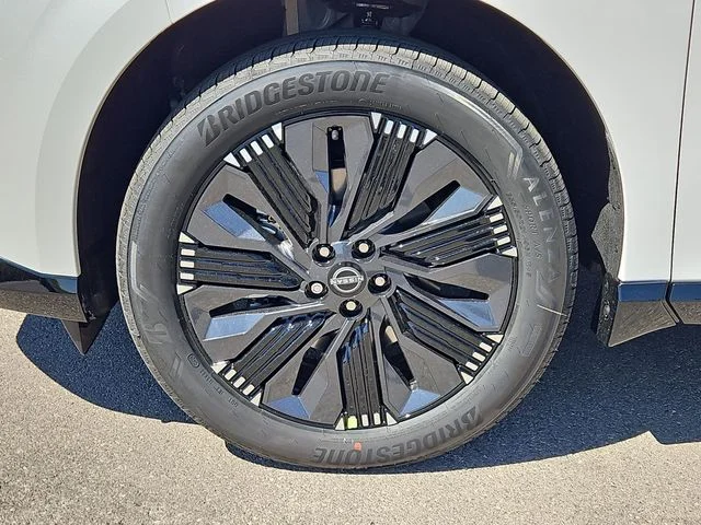 New 2026 Everest White Pearl TriCoat Nissan Platinum image 4