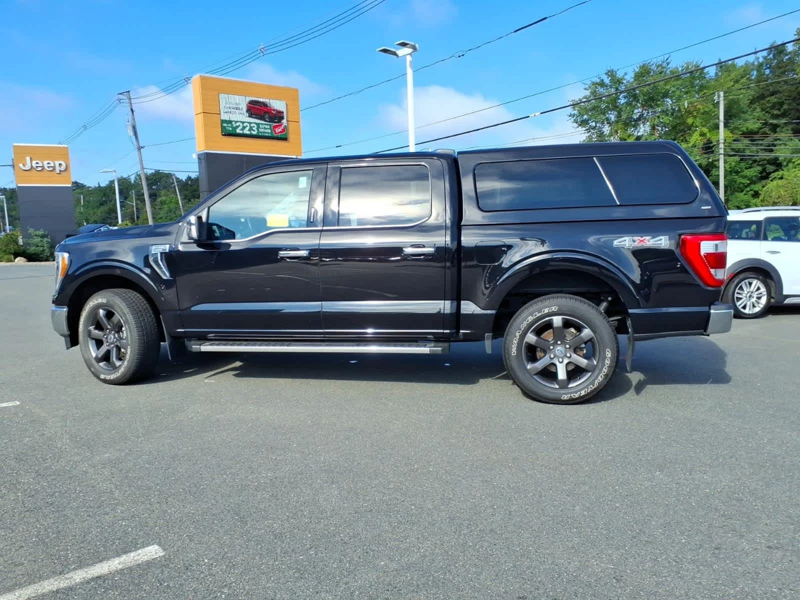 Used 2023 Agate Black Ford LARIAT image 12