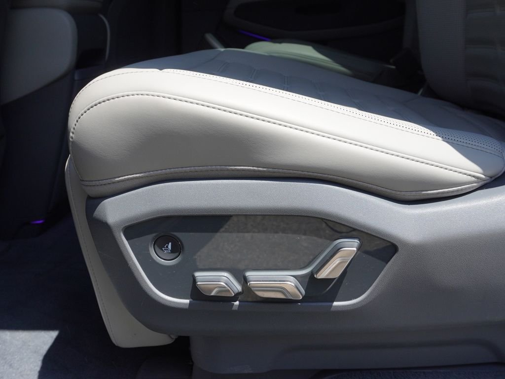 Used 2024 Black Kia Land image 37