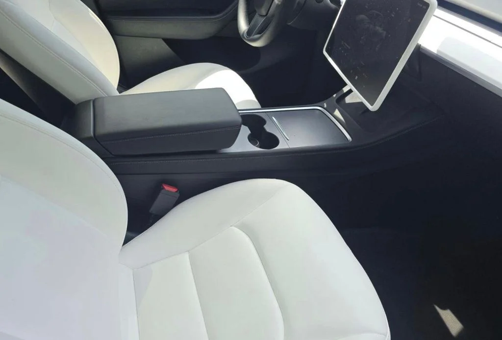 Used 2023 Blue Tesla Long Range image 3