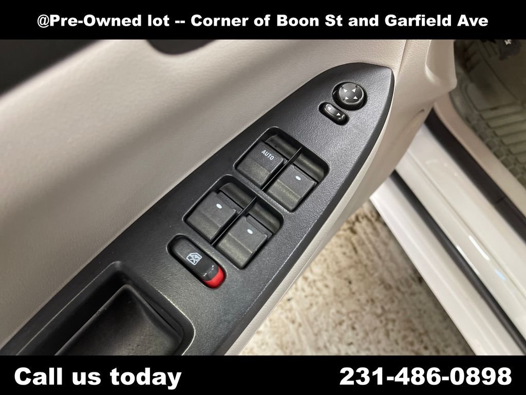 Used 2012 White Chevrolet LT image 16