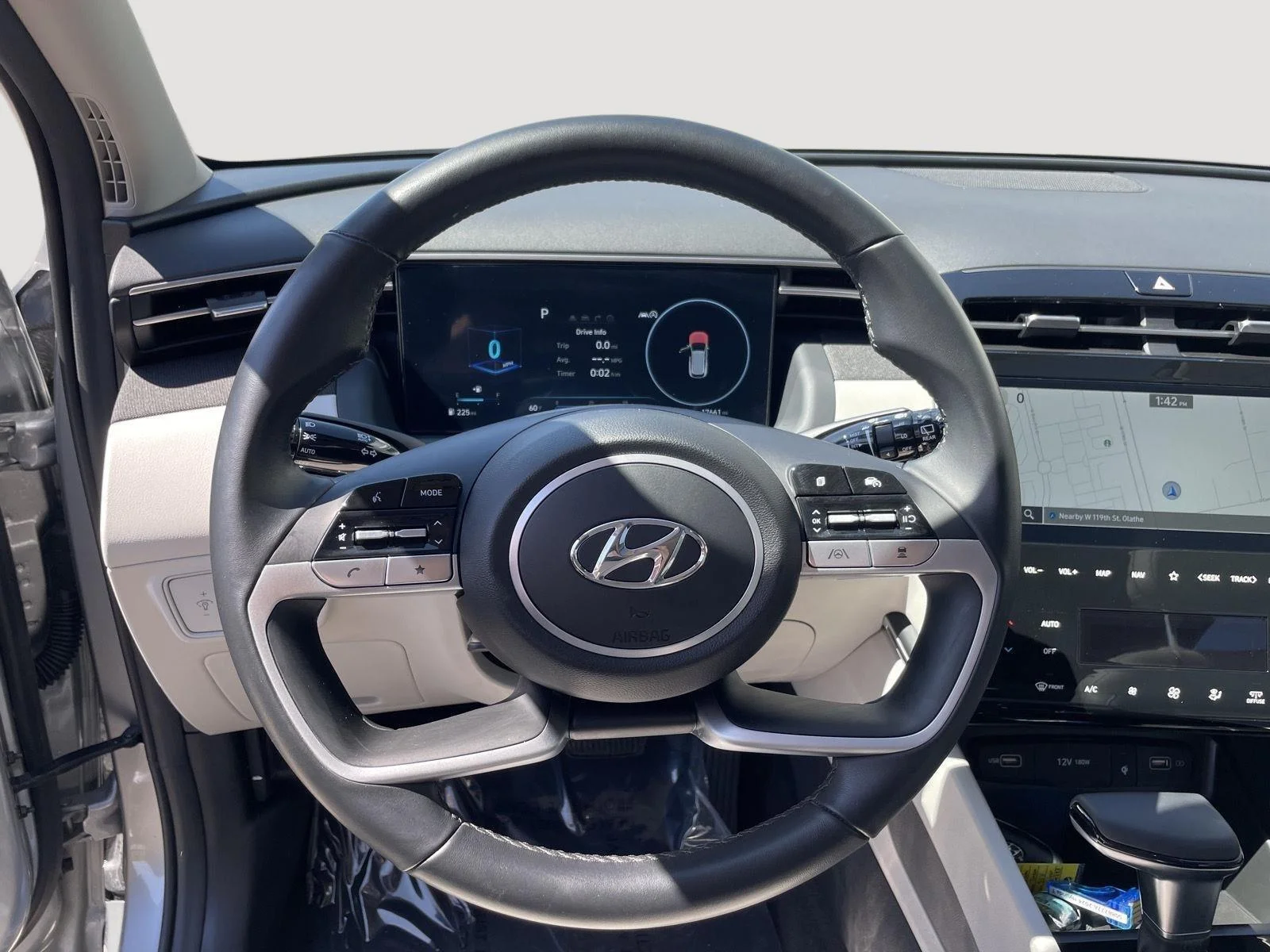 Used 2024 Hyundai Tucson SEL with VIN 5NMJF3DE0RH409283 for sale in Kansas City
