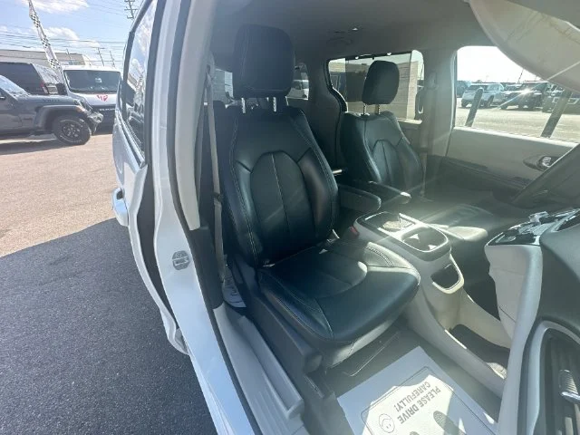Used 2022 White Chrysler Touring L image 27
