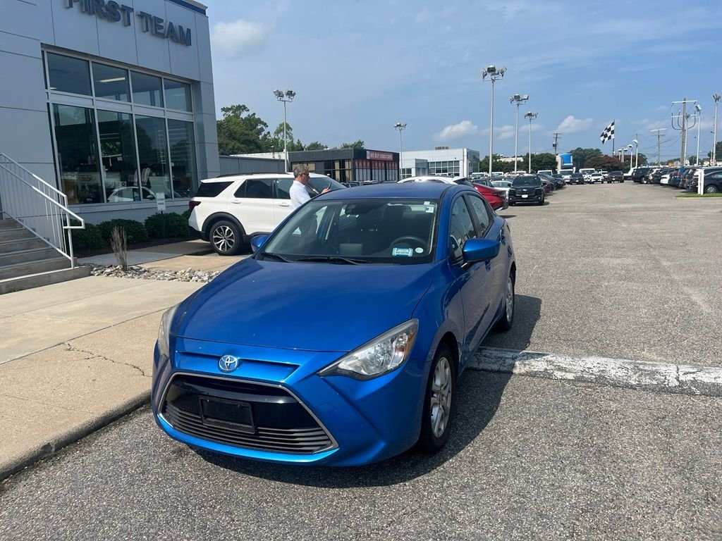Used 2018 Blue Toyota Base image 7