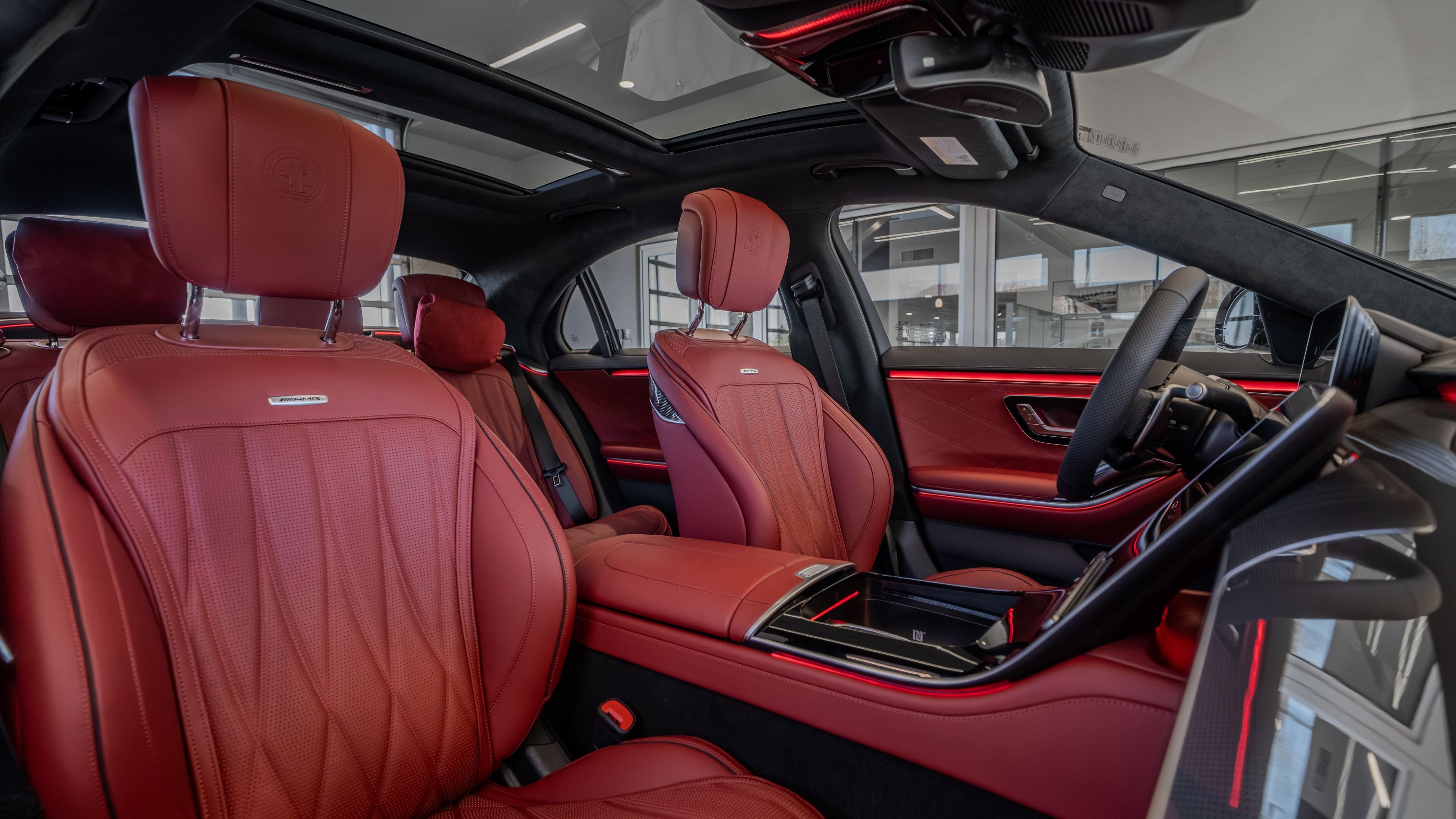 New 2026 MANUFAKTUR Moonlight White Metallic Mercedes-Benz S 63 E AMG® image 29