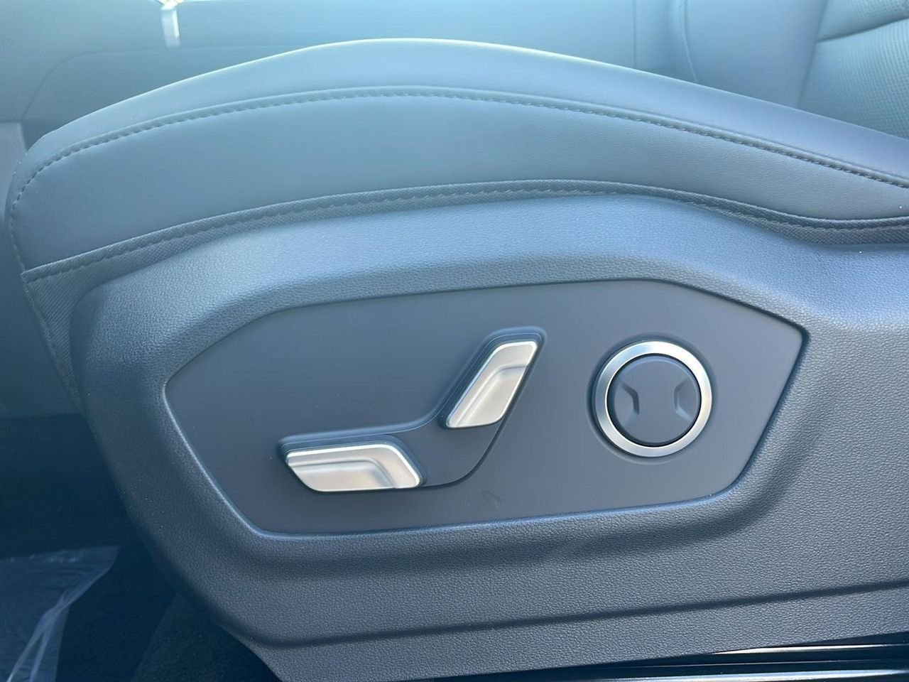 New 2026 Atlantis Blue Hyundai SEL AWD image 49