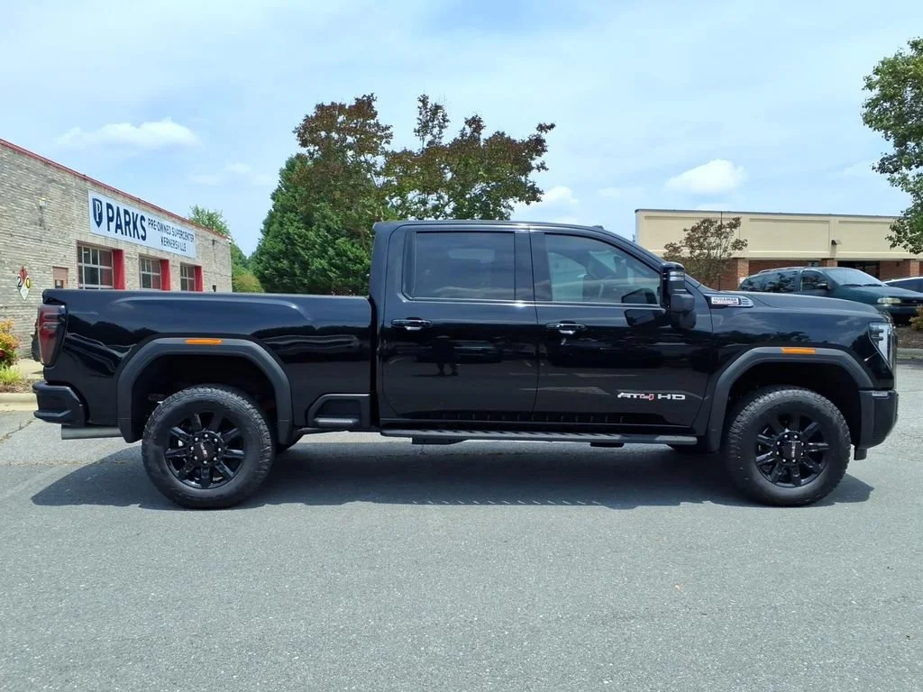 New 2026 Onyx Black GMC AT4 image 30