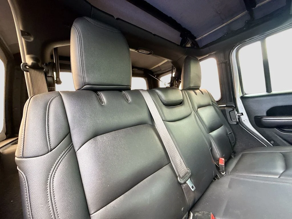 Used 2018 Silver Jeep Unlimited Sport S image 26
