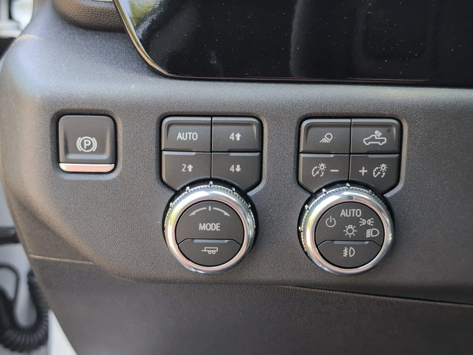 New 2026 Summit White GMC SLE image 31