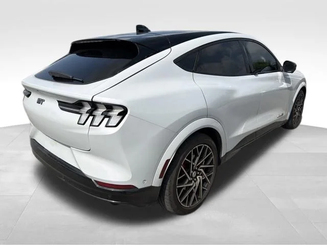 Used 2023 White Ford GT image 3