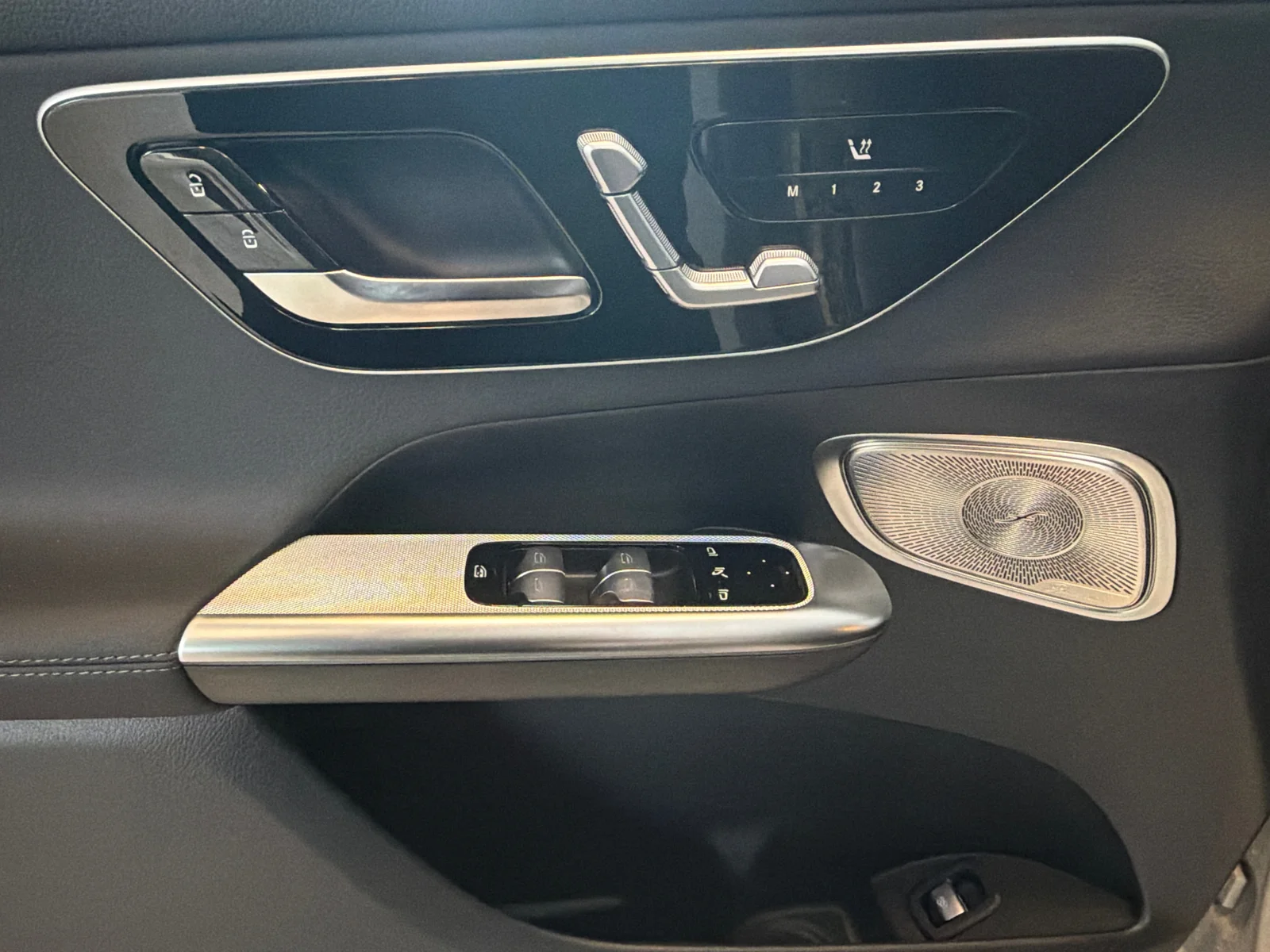 New 2026 Grey Mercedes-Benz GLC 300 4MATIC SUV image 9