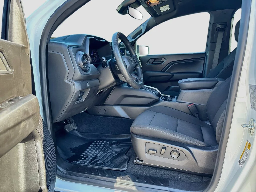 Used 2024 Summit White Chevrolet Trail Boss image 21