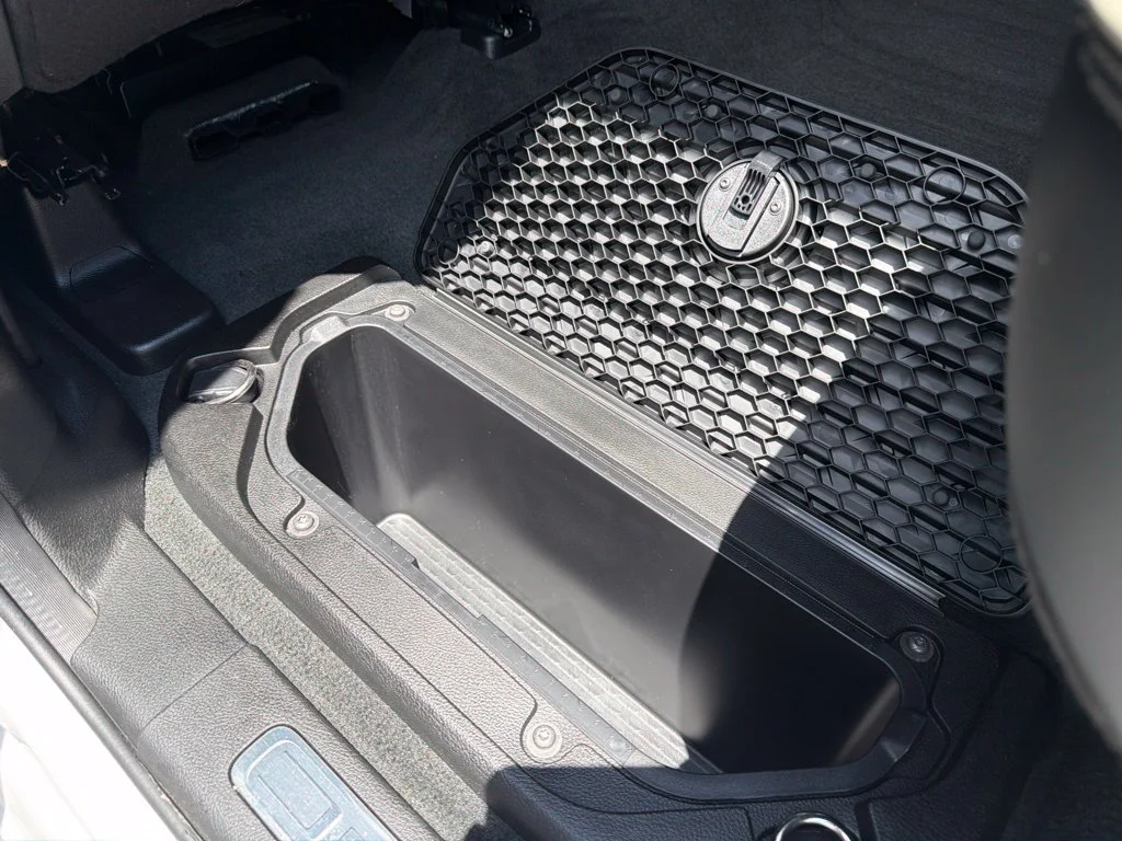 Used 2022 White Ram Laramie image 39