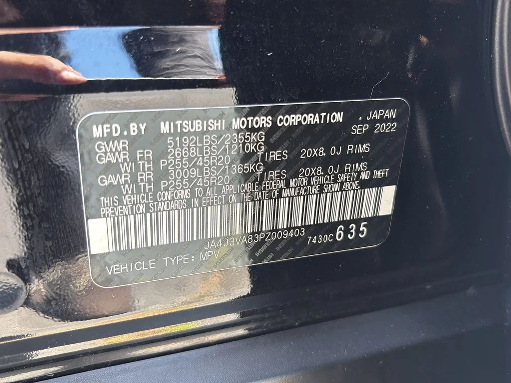 Used 2023 Labrador Black Pearl Mitsubishi SEL image 38